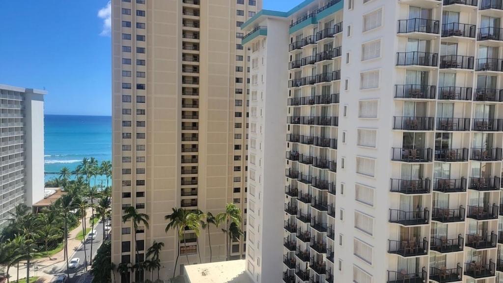 Waikiki Condo 2 Bedrooms 2 Bathrooms With 1 Free Parking Space Honolulu Dış mekan fotoğraf