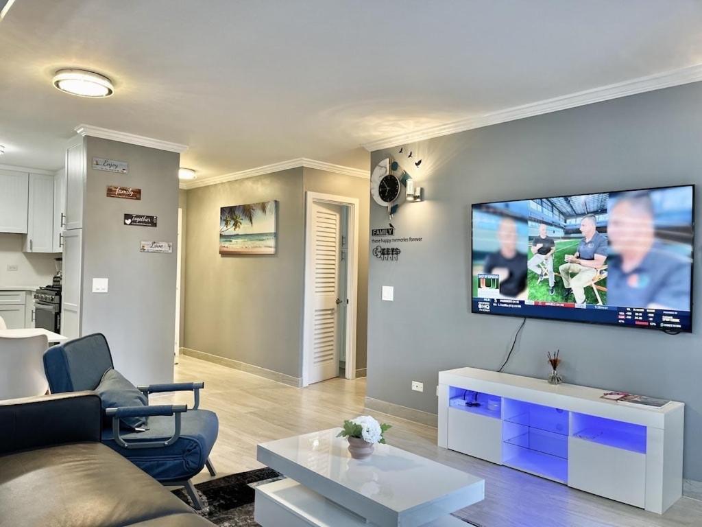 Waikiki Condo 2 Bedrooms 2 Bathrooms With 1 Free Parking Space Honolulu Dış mekan fotoğraf