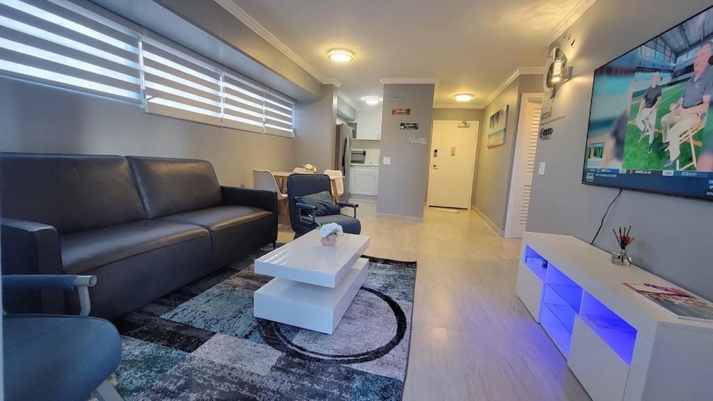 Waikiki Condo 2 Bedrooms 2 Bathrooms With 1 Free Parking Space Honolulu Dış mekan fotoğraf